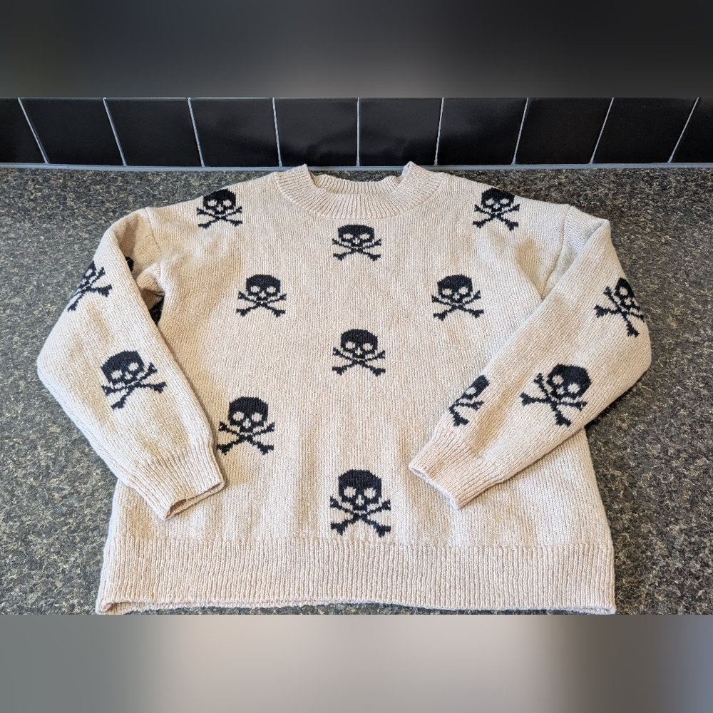 No Boundaries Beige Skull Sweater – Size S (3-5)